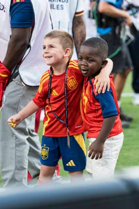 Spain v Argentina: Final - FIFA World Cup, WM, Weltmeisterschaft, Fussball 2026 New Jersey, United States - July 19: Keyne (R), the younger brother of Lamine Yamal of Spain celebrates after the team s victory following the FIFA World Cup 2026 Final match between Spain and Argentina at New York New Jersey Stadium on July 19, 2026 in East Rutherford, United States East Rutherford New York New Jersey Stadium New Jersey United States Copyright: xLatinxSportxImagesx