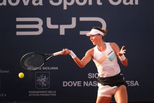IPA86837353 - Palermo, Italy, July 2026. Country Time Club, Palermo Ladies Open 2026, a women s professional tennis tournament on the WTA, Tennis Damen 125 circuit. Pictured: Raluka Serban vs. Amarissa Toth  Copyright: xFedericoxSerra IPAxSportx xx 86837353