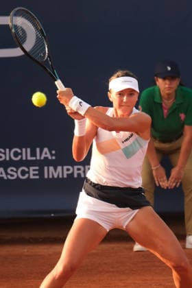 IPA86837356 - Palermo, Italy, July 2026. Country Time Club, Palermo Ladies Open 2026, a women s professional tennis tournament on the WTA, Tennis Damen 125 circuit. Pictured: Raluka Serban vs. Amarissa Toth  Copyright: xFedericoxSerra IPAxSportx xx 86837356