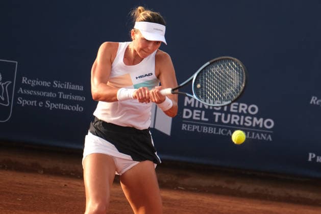 IPA86837357 - Palermo, Italy, July 2026. Country Time Club, Palermo Ladies Open 2026, a women s professional tennis tournament on the WTA, Tennis Damen 125 circuit. Pictured: Raluka Serban vs. Amarissa Toth  Copyright: xFedericoxSerra IPAxSportx xx 86837357