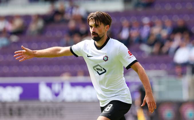 Erz.Aue - Schalke 04 Testspiel Aue, 19.07.2026, eins-Erzgebirgsstadion, Fussball, Testspiel , FC Erzgebirge Aue vs. FC Schalke 04 2:4 (0:2) , Im Bild: Nils Lihsek (8, Aue) , *** Erz Aue Schalke 04 Friendly Match Aue, July 19, 2026, at Erzgebirgsstadion, Soccer, Friendly Match, FC Erzgebirge Aue vs. FC Schalke 04 2-4-0-2, Pictured: Nils Lihsek 8, Aue, Picture Point