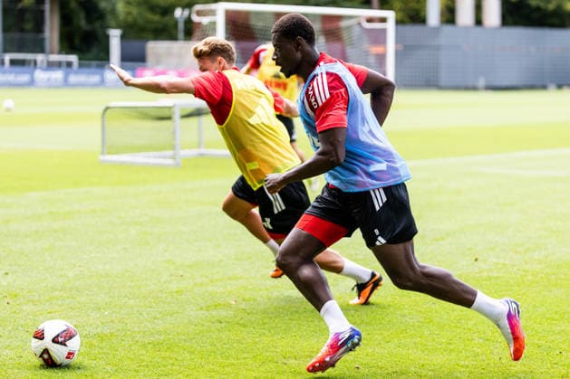COLOGNE, GERMANY - JULY 20: Ragnar Ache (1. FC Koeln, 9) controls the ball during a training session of season 2026 27 at Geissbockheim on July 20, 2026 in Cologne, Germany. North Rhine Westphalia Germany Copyright: xSteffiexWunderlx