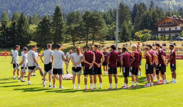 20.07.2026 - Fussball - 2. Fussball-Bundesliga - Saison 2026 2027 - 1. FC Nürnberg FCN Club - Trainingslager Sommer Sommertrainingslager Gais - Bruneck - Südtirol - Zink DaMa - xdaxmax - Miroslav Miro Klose ( Trainer 1. FC Nürnberg FCN ) spricht vor Training zu Mannschaft Team *** July 20, 2026 Soccer 2 Soccer Bundesliga 2026–2027 Season 1. FC Nürnberg (FCN) Club Summer Training Camp Summer Training Camp in Gais, Brunico, South Tyrol Zink DaMa xdaxmax Miroslav Miro Klose, Coach of 1. FC Nürnberg FCN speaks to the team before training