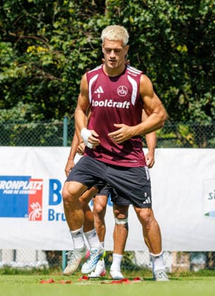 20.07.2026 - Fussball - 2. Fussball-Bundesliga - Saison 2026 2027 - 1. FC Nürnberg FCN Club - Trainingslager Sommer Sommertrainingslager Gais - Bruneck - Südtirol - Zink DaMa - xdaxmax - Sigurd Haugen ( 9, 1. FC Nürnberg FCN ) wärmt sich auf *** July 20, 2026 Soccer 2 Bundesliga 2026–2027 Season 1 FC Nuremberg (FCN) Club Summer Training Camp Summer Training Camp in Gais, Brunico, South Tyrol Zink DaMa xdaxmax Sigurd Haugen 9, 1 FC Nuremberg (FCN) warms up