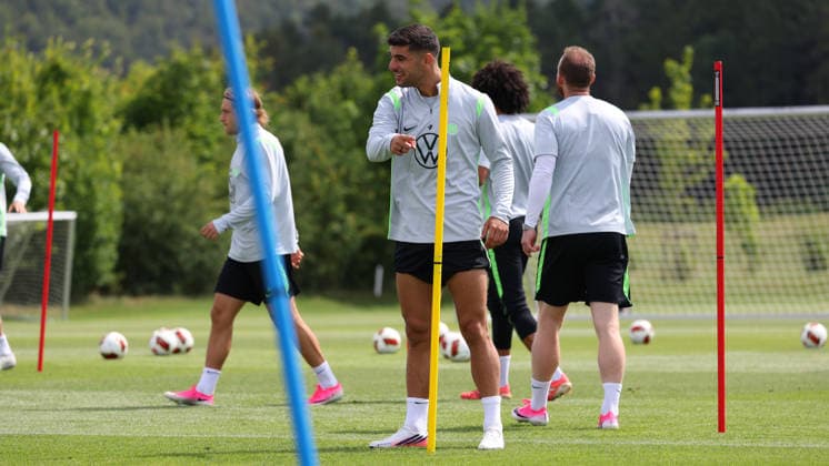 VfL Trainingslager, Weimarer Land Blankenhain, 20.07.2026, Fußball, Herren, Saison 2026 2027, 2. BL, VfL Wolfsburg, Sommer-Trainingslager: Tag 2., Konstantinos Koulierakis (VfL Wolfsburg) Weimarer Land Niedersachsen Deutschland *** VfL Training Camp, Weimarer Land Blankenhain, July 20, 2026, Soccer, Men s, 2026–2027 Season, 2. Bundesliga, VfL Wolfsburg, Summer Training Camp Day 2, Konstantinos Koulierakis, VfL Wolfsburg, Weimarer Land, Lower Saxony, Germany