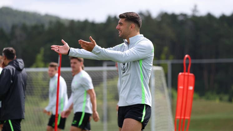 VfL Trainingslager, Weimarer Land Blankenhain, 20.07.2026, Fußball, Herren, Saison 2026 2027, 2. BL, VfL Wolfsburg, Sommer-Trainingslager: Tag 2., Konstantinos Koulierakis (VfL Wolfsburg) Weimarer Land Niedersachsen Deutschland *** VfL Training Camp, Weimarer Land Blankenhain, July 20, 2026, Soccer, Men s, 2026–2027 Season, 2. Bundesliga, VfL Wolfsburg, Summer Training Camp Day 2, Konstantinos Koulierakis, VfL Wolfsburg, Weimarer Land, Lower Saxony, Germany