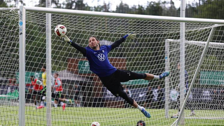 VfL Trainingslager, Weimarer Land Blankenhain, 20.07.2026, Fußball, Herren, Saison 2026 2027, 2. BL, VfL Wolfsburg, Sommer-Trainingslager: Tag 2. Torwart Kamil Grabara (VfL Wolfsburg) Weimarer Land Niedersachsen Deutschland *** VfL Training Camp, Weimarer Land Blankenhain, July 20, 2026, Soccer, Men s, 2026–2027 Season, 2. Bundesliga, VfL Wolfsburg, Summer Training Camp Day 2, Goalkeeper Kamil Grabara, VfL Wolfsburg, Weimarer Land, Lower Saxony, Germany