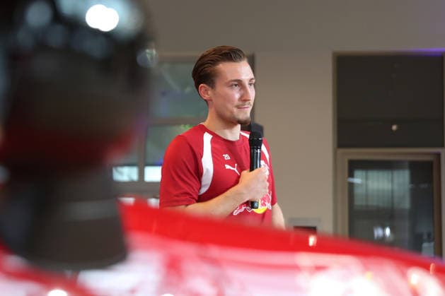 RB Leipzig: PK mit Neuzugang Rocco Reitz, 20.07.2026 Rocco Reitz (Neuzugang bei RB Leipzig). Fußball-Bundesliga, Saison 2026 2027: Pressekonferenz zur Präsentation eines neuen Spielers am 20.07.2026 im BMW-Autohaus, Zwickauer Straße. *** RB Leipzig Press Conference with New Signing Rocco Reitz, July 20, 2026: Rocco Reitz joins RB Leipzig; Bundesliga, 2026–2027 season; press conference to introduce a new player on July 20, 2026, at the BMW dealership on Zwickauer Straße Copyright: xBEAUTIFULxSPORTS JanxKaeferx