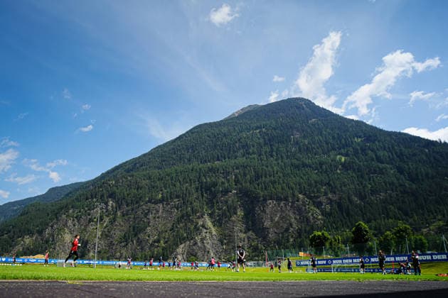 Hamburger SV trainiert vor beeindruckendem Bergpanorama AUT, Training Hamburger SV, Fussball, 1. Bundesliga, Saison 2026 2027, 20.07.2026 AUT, Training Hamburger SV, Fussball, 1. Bundesliga, Saison 2026 2027, 20.07.2026 Oberlängenfeld *** Hamburger SV trains against an impressive mountain backdrop AUT, Hamburger SV Training, Soccer, Bundesliga 1, 2026–2027 Season, July 20, 2026 AUT, Hamburger SV Training, Soccer, Bundesliga 1, 2026–2027 Season, July 20, 2026 Oberlängenfeld Copyright: xEibner-Pressefoto MarcelxvonxFehrnx EP_MFN