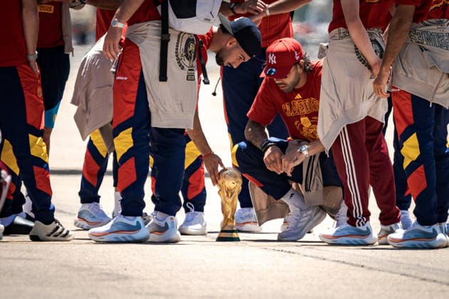 Spain return home with FIFA World Cup, WM, Weltmeisterschaft, Fussball trophy MADRID, SPAIN - JULY 20: Royal Spanish Football Federation President Rafael Louzan, Spain head coach Luis de la Fuente and captain Rodri arrive with the FIFA World Cup trophy at Adolfo Suarez Madrid-Barajas Airport, after Spain defeated Argentina in the 2026 FIFA World Cup final, in Madrid, Spain, July 20, 2026. Diego Radames Anadolu Madrid Spain. Editorial use only. Please get in touch for any other usage.  Copyright: x2026xAnadoluxDiegoxRadamesx