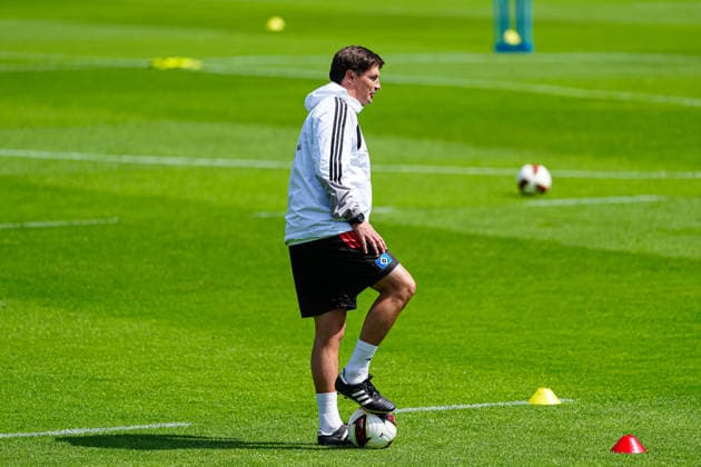 Merlin Polzin (Hamburger SV, Trainer) AUT, Training Hamburger SV, Fussball, 1. Bundesliga, Saison 2026 2027, 20.07.2026 AUT, Training Hamburger SV, Fussball, 1. Bundesliga, Saison 2026 2027, 20.07.2026 Oberlängenfeld *** Merlin Polzin, Hamburger SV, Coach (AUT), Hamburger SV Training, Soccer, Bundesliga 1, 2026–2027 Season, July 20, 2026 (AUT), Hamburger SV Training, Soccer, Bundesliga 1, 2026–2027 Season, July 20, 2026, Oberlängenfeld Copyright: xEibner-Pressefoto MarcelxvonxFehrnx EP_MFN
