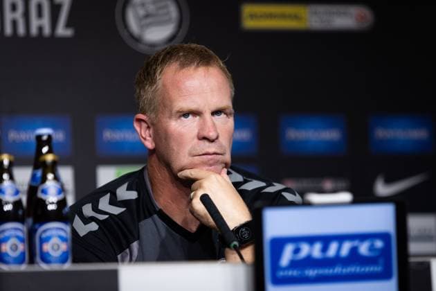 Head Coach Wouter Vrancken reacts during the press conference, PK, Pressekonferenz Heart of Midlothian Press Conference and Training, Football, Mercur-Arena, Graz, Austria - 20 Jul 2026Graz Mercur-Arena Austria  Copyright: xNikolaxKrstic Shutterstockx 16999093b