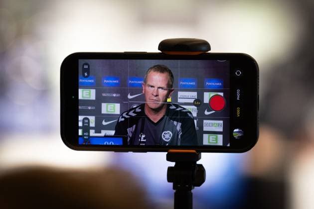 Head Coach Wouter Vrancken reacts during the press conference, PK, Pressekonferenz Heart of Midlothian Press Conference and Training, Football, Mercur-Arena, Graz, Austria - 20 Jul 2026Graz Mercur-Arena Austria  Copyright: xNikolaxKrstic Shutterstockx 16999093c