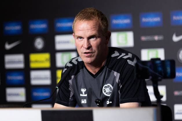 Head Coach Wouter Vrancken reacts during the press conference, PK, Pressekonferenz Heart of Midlothian Press Conference and Training, Football, Mercur-Arena, Graz, Austria - 20 Jul 2026Graz Mercur-Arena Austria  Copyright: xNikolaxKrstic Shutterstockx 16999093f