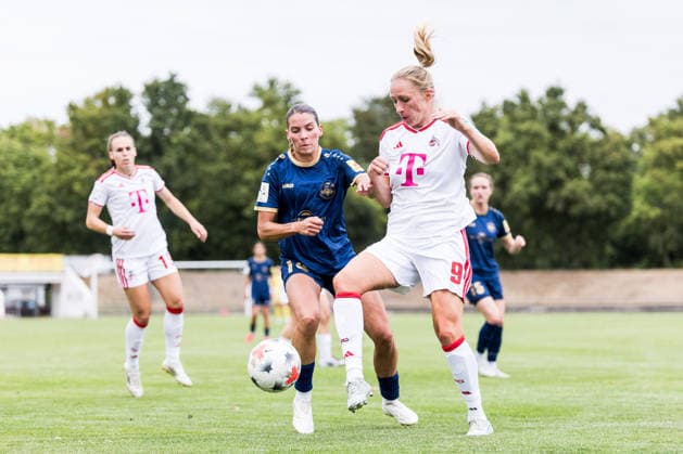 Testspiel: SG 99 Andernach vs. 1. FC Köln, 20.07.2026 ANDERNACH, DEUTSCHLAND - JULI 20: Zweikampf zwischen Mia Trombin (SG 99 Andernach, 14) und Pauline Bremer (1. FC Köln, 9) während dem Testspiel zwischen SG 99 Andernach vs. 1. FC Köln im Stadion Andernach am 20. Juli 2026 in Andernach, Deutschland. *** Friendly Match: SG 99 Andernach vs. 1 FC Köln, July 20, 2026, ANDERNACH, GERMANY. July 20: A tackle between Mia Trombin of SG 99 Andernach, 14, and Pauline Bremer of 1 FC Köln, 9, during the friendly match between SG 99 Andernach and 1 FC Köln at Andernach Stadium on July 20, 2026, in Andernach, Germany Copyright: xBEAUTIFULxSPORTS Wunderlx