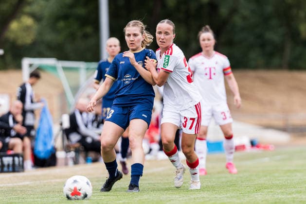 Testspiel: SG 99 Andernach vs. 1. FC Köln, 20.07.2026 ANDERNACH, DEUTSCHLAND - JULI 20: Zweikampf zwischen Marlene Ganßer (SG 99 Andernach, 13) und Beke Sterner (1. FC Köln, 37) während dem Testspiel zwischen SG 99 Andernach vs. 1. FC Köln im Stadion Andernach am 20. Juli 2026 in Andernach, Deutschland. *** Friendly Match: SG 99 Andernach vs. 1 FC Köln, July 20, 2026, ANDERNACH, GERMANY. July 20: A tackle between Marlene Ganßer of SG 99 Andernach, 13, and Beke Sterner of 1 FC Köln, 37, during the friendly match between SG 99 Andernach and 1 FC Köln at Andernach Stadium on July 20, 2026, in Andernach, Germany Copyright: xBEAUTIFULxSPORTS Wunderlx