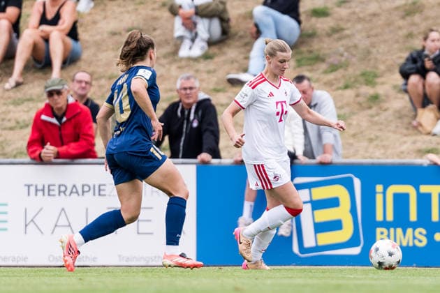 Testspiel: SG 99 Andernach vs. 1. FC Köln, 20.07.2026 ANDERNACH, DEUTSCHLAND - JULI 20: Anna-Lena Stolze (1. FC Köln, 7) am Ball gegen Leonie Krump (SG 99 Andernach, 10) während dem Testspiel zwischen SG 99 Andernach vs. 1. FC Köln im Stadion Andernach am 20. Juli 2026 in Andernach, Deutschland. *** Friendly Match: SG 99 Andernach vs. 1 FC Köln, July 20, 2026, ANDERNACH, GERMANY, JULY 20, Anna Lena Stolze (1 FC Köln) challenges Leonie Krump (SG 99 Andernach) for the ball, 10 during the friendly match between SG 99 Andernach and 1 FC Köln at Andernach Stadium on July 20, 2026, in Andernach, Germany Copyright: xBEAUTIFULxSPORTS Wunderlx