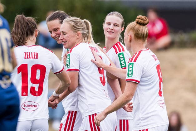 Testspiel: SG 99 Andernach vs. 1. FC Köln, 20.07.2026 ANDERNACH, DEUTSCHLAND - JULI 20: Jubel zum 0:1 durch Elise Stenevik (1. FC Köln, 24) während dem Testspiel zwischen SG 99 Andernach vs. 1. FC Köln im Stadion Andernach am 20. Juli 2026 in Andernach, Deutschland. *** Friendly Match: SG 99 Andernach vs. 1 FC Köln, July 20, 2026, ANDERNACH, GERMANY JULY 20 Celebrations following the 0–1 goal by Elise Stenevik of 1 FC Köln, 24, during the friendly match between SG 99 Andernach and 1 FC Köln at Andernach Stadium on July 20, 2026, in Andernach, Germany Copyright: xBEAUTIFULxSPORTS Wunderlx