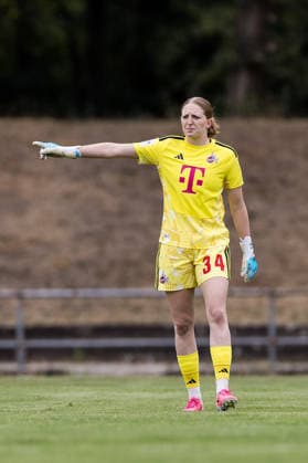 Testspiel: SG 99 Andernach vs. 1. FC Köln, 20.07.2026 ANDERNACH, DEUTSCHLAND - JULI 20: Irina Fuchs (1. FC Köln, 34) gestikuliert während dem Testspiel zwischen SG 99 Andernach vs. 1. FC Köln im Stadion Andernach am 20. Juli 2026 in Andernach, Deutschland. *** Friendly Match: SG 99 Andernach vs. 1 FC Köln, July 20, 2026, ANDERNACH, GERMANY JULY 20 Irina Fuchs of 1 FC Köln, 34, gestures during the friendly match between SG 99 Andernach and 1 FC Köln at Andernach Stadium on July 20, 2026, in Andernach, Germany Copyright: xBEAUTIFULxSPORTS Wunderlx