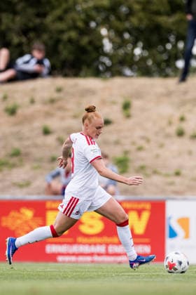 Testspiel: SG 99 Andernach vs. 1. FC Köln, 20.07.2026 ANDERNACH, DEUTSCHLAND - JULI 20: Laura Vogt (1. FC Köln, 8) am Ball während dem Testspiel zwischen SG 99 Andernach vs. 1. FC Köln im Stadion Andernach am 20. Juli 2026 in Andernach, Deutschland. *** Friendly Match: SG 99 Andernach vs. 1 FC Köln, July 20, 2026, ANDERNACH, GERMANY JULY 20 Laura Vogt of 1 FC Köln, No. 8, in action during the friendly match between SG 99 Andernach and 1 FC Köln at Andernach Stadium on July 20, 2026, in Andernach, Germany Copyright: xBEAUTIFULxSPORTS Wunderlx