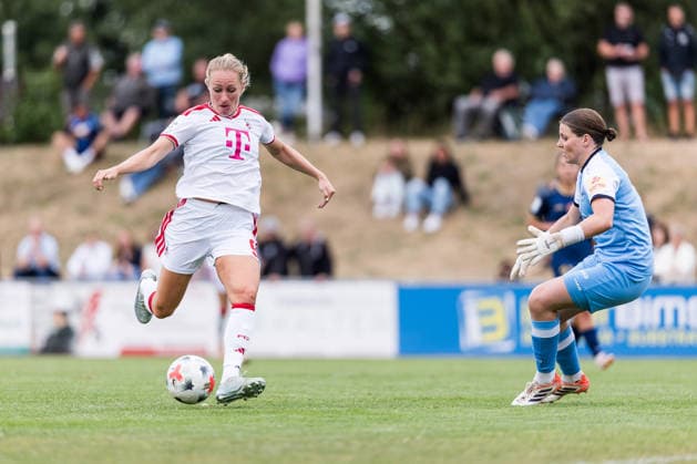 Testspiel: SG 99 Andernach vs. 1. FC Köln, 20.07.2026 ANDERNACH, DEUTSCHLAND - JULI 20: Pauline Bremer (1. FC Köln, 9) schießt das 0:2 während dem Testspiel zwischen SG 99 Andernach vs. 1. FC Köln im Stadion Andernach am 20. Juli 2026 in Andernach, Deutschland. *** Friendly Match: SG 99 Andernach vs. 1 FC Köln, July 20, 2026, ANDERNACH, GERMANY JULY 20 Pauline Bremer of 1 FC Köln scores the 0–2 goal during the friendly match between SG 99 Andernach and 1 FC Köln at Andernach Stadium on July 20, 2026, in Andernach, Germany Copyright: xBEAUTIFULxSPORTS Wunderlx