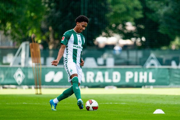 20.07.2026, AUT, Fußball, Herren, 1. Bundesliga, Trainingslager, Saison 2026 2027, Zell am Ziller, SV Werder Bremen Paul Erevbangie ( Bremen, 38 ), Zell am Ziller Parkstadion Tirol Österreich *** July 20, 2026, Austria, Soccer, Men s, 1. Bundesliga, Training Camp, 2026–2027 Season, Zell am Ziller, SV Werder Bremen, Paul Erevbangie, Bremen, 38, Zell am Ziller Parkstadion, Tyrol, Austria Copyright: xNordphotox xMemmlerx
