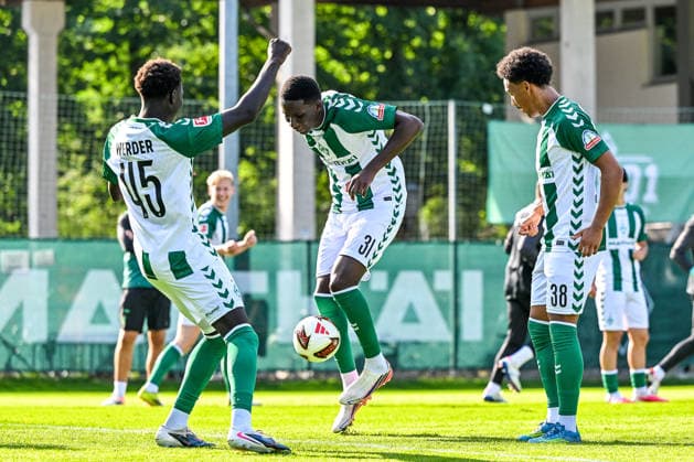 20.07.2026, AUT, Fußball, Herren, 1. Bundesliga, Trainingslager, Saison 2026 2027, Zell am Ziller, SV Werder Bremen Geschicklichkeitsübung mit Ball, Karim Coulibaly (Werder Bremen 31) in der Bildmitte Zell am Ziller Parkstadion Tirol Österreich *** July 20, 2026, Austria, Soccer, Men s, 1st Bundesliga, Training Camp, 2026–2027 Season, Zell am Ziller, SV Werder Bremen Ball-handling drill, Karim Coulibaly (Werder Bremen, No. 31) in the center of the frame, Zell am Ziller Parkstadion, Tyrol, Austria Copyright: xNordphotox xHafnerx