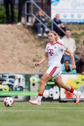 Testspiel: SG 99 Andernach vs. 1. FC Köln, 20.07.2026 ANDERNACH, DEUTSCHLAND - JULI 20: Julia Schiffarth (1. FC Köln, 22) am Ball während dem Testspiel zwischen SG 99 Andernach vs. 1. FC Köln im Stadion Andernach am 20. Juli 2026 in Andernach, Deutschland. *** Friendly Match: SG 99 Andernach vs. 1 FC Köln, July 20, 2026, ANDERNACH, GERMANY JULY 20 Julia Schiffarth of 1 FC Köln, No. 22, in action during the friendly match between SG 99 Andernach and 1 FC Köln at Andernach Stadium on July 20, 2026, in Andernach, Germany Copyright: xBEAUTIFULxSPORTS Wunderlx