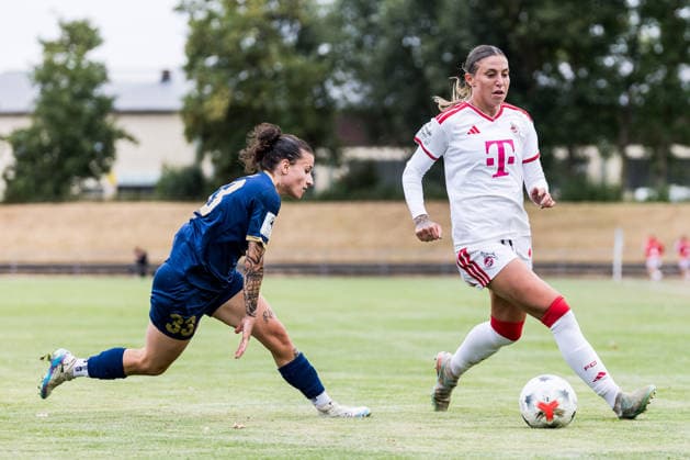 Testspiel: SG 99 Andernach vs. 1. FC Köln, 20.07.2026 ANDERNACH, DEUTSCHLAND - JULI 20: Zoe Hasenauer (1. FC Köln, 16) am Ball während dem Testspiel zwischen SG 99 Andernach vs. 1. FC Köln im Stadion Andernach am 20. Juli 2026 in Andernach, Deutschland. *** Friendly Match: SG 99 Andernach vs. 1 FC Köln, July 20, 2026, ANDERNACH, GERMANY JULY 20 Zoe Hasenauer of 1 FC Köln, No. 16, with the ball during the friendly match between SG 99 Andernach and 1 FC Köln at Andernach Stadium on July 20, 2026, in Andernach, Germany Copyright: xBEAUTIFULxSPORTS Wunderlx