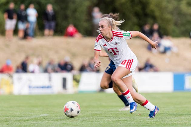 Testspiel: SG 99 Andernach vs. 1. FC Köln, 20.07.2026 ANDERNACH, DEUTSCHLAND - JULI 20: Carolin Elsen (1. FC Köln, 20) am Ball während dem Testspiel zwischen SG 99 Andernach vs. 1. FC Köln im Stadion Andernach am 20. Juli 2026 in Andernach, Deutschland. *** Friendly Match: SG 99 Andernach vs. 1 FC Köln, July 20, 2026, ANDERNACH, GERMANY JULY 20 Carolin Elsen of 1 FC Köln, 20, in action during the friendly match between SG 99 Andernach and 1 FC Köln at Andernach Stadium on July 20, 2026, in Andernach, Germany Copyright: xBEAUTIFULxSPORTS Wunderlx
