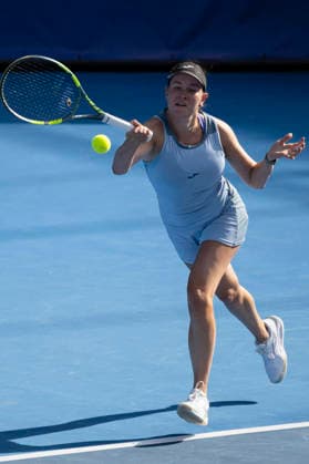 Dominika Salkova of Czech Republic returns a ball to Antonia Ruzic of Croatia during the women s WTA, Tennis Damen 250 Livesport Prague Open 2026 tennis tournament match, on July 20, 2026, in Prague, Czech Republic. (CTKxPhoto MichalxKamaryt) CTKPhotoP2026072006526  CTKPhotoP2026072006526