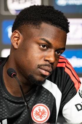 Frankfurt am Main, 20.07.2026 Pressekonferenz mit Neuzugang Noel Aseko v.l., Noel Aseko (Eintracht Frankfurt) (DFL DFB REGULATIONS PROHIBIT ANY USE OF PHOTOGRAPHS as IMAGE SEQUENCES and or QUASI-VIDEO) *** Frankfurt am Main, July 20, 2026 Press conference with new signing Noel Aseko (left), Noel Aseko, Eintracht Frankfurt. DFL and DFB regulations prohibit any use of photographs as image sequences and or quasi-video. Copyright: HMBxMedia JoaquimxFerreira