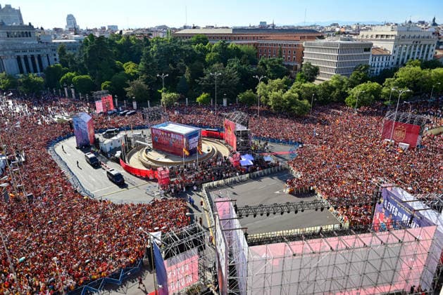 July 20, 2026, Madrid, Madrid, SPAIN: Thousands of Spain supporters gather at Plaza de Cibeles in Madrid to celebrate the national team, Nationalteam s FIFA World Cup, WM, Weltmeisterschaft, Fussball triumph. Fans wave Spanish flags, sing, and celebrate the historic victory in one of the country s most iconic public squares. Madrid SPAIN - ZUMAz108 0862209061st Copyright: xRichardxZubelzux