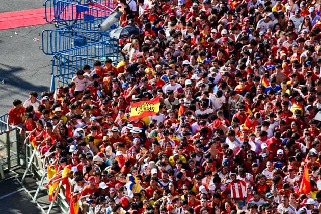 July 20, 2026, Madrid, Madrid, SPAIN: Thousands of Spain supporters gather at Plaza de Cibeles in Madrid to celebrate the national team, Nationalteam s FIFA World Cup, WM, Weltmeisterschaft, Fussball triumph. Fans wave Spanish flags, sing, and celebrate the historic victory in one of the country s most iconic public squares. Madrid SPAIN - ZUMAz108 0862209118st Copyright: xRichardxZubelzux