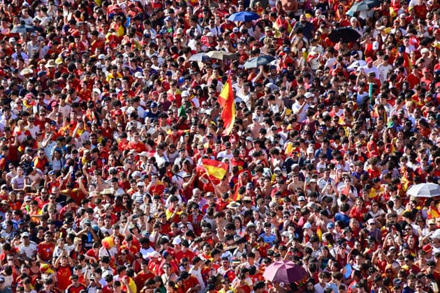 July 20, 2026, Madrid, Madrid, SPAIN: Thousands of Spain supporters gather at Plaza de Cibeles in Madrid to celebrate the national team, Nationalteam s FIFA World Cup, WM, Weltmeisterschaft, Fussball triumph. Fans wave Spanish flags, sing, and celebrate the historic victory in one of the country s most iconic public squares. Madrid SPAIN - ZUMAz108 0862209121st Copyright: xRichardxZubelzux