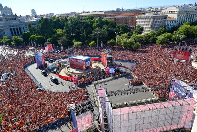 July 20, 2026, Madrid, Madrid, SPAIN: Thousands of Spain supporters gather at Plaza de Cibeles in Madrid to celebrate the national team, Nationalteam s FIFA World Cup, WM, Weltmeisterschaft, Fussball triumph. Fans wave Spanish flags, sing, and celebrate the historic victory in one of the country s most iconic public squares. Madrid SPAIN - ZUMAz108 0862209133st Copyright: xRichardxZubelzux