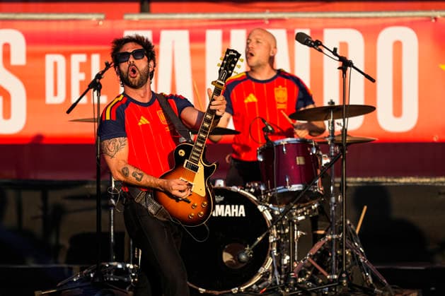 July 20, 2026, Madrid, Madrid, Spain: The group Viva Suecia performs during celebration of Spain as Champions of the FIFA World Cup, WM, Weltmeisterschaft, Fussball 2026 at Cibeles Palace on July 20, 2026 in Madrid, Spain. Madrid Spain - ZUMAa181 20260720_zaa_a181_011 Copyright: xOscarxJ.xBarrosox