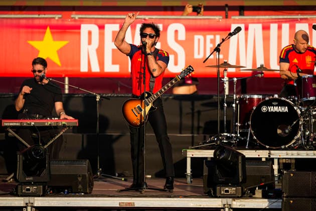 July 20, 2026, Madrid, Madrid, Spain: The group Viva Suecia performs during celebration of Spain as Champions of the FIFA World Cup, WM, Weltmeisterschaft, Fussball 2026 at Cibeles Palace on July 20, 2026 in Madrid, Spain. Madrid Spain - ZUMAa181 20260720_zaa_a181_012 Copyright: xOscarxJ.xBarrosox