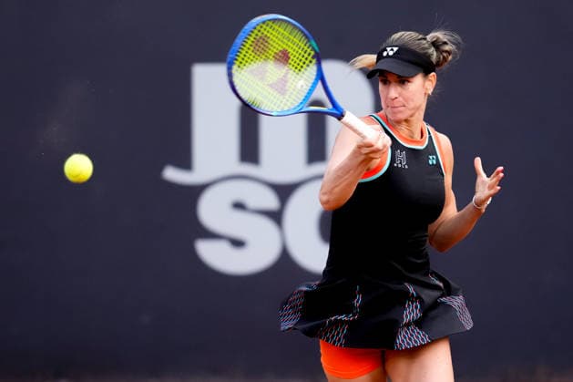 MSC Hamburg Ladies Open - Day 1 Fourth seed Anna Bondar of Hungary is in action during her round of 32 match against Moyuka Uchijima of Japan at the 2026 MSC Hamburg Ladies Open women s tennis tournament at Am Rothenbaum in Hamburg, Germany. Hamburg Hamburg Germany  Copyright: xOwenxHammondx originalFilename:hammond-2026msch260720_npZTH.jpg