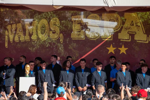 July 20, 2026, Madrid, Madrid, Spain: Thousands of soccer fans line the streets of Madrid to celebrate with the Spanish Men s National Football Team during their open-top bus parade after winning the 2026 FIFA World Cup, WM, Weltmeisterschaft, Fussball on July 20, 2026, in Madrid, Spain. Madrid Spain - ZUMAd308 20260720_zsp_d308_028 Copyright: xJuanxCarlosxLucasx