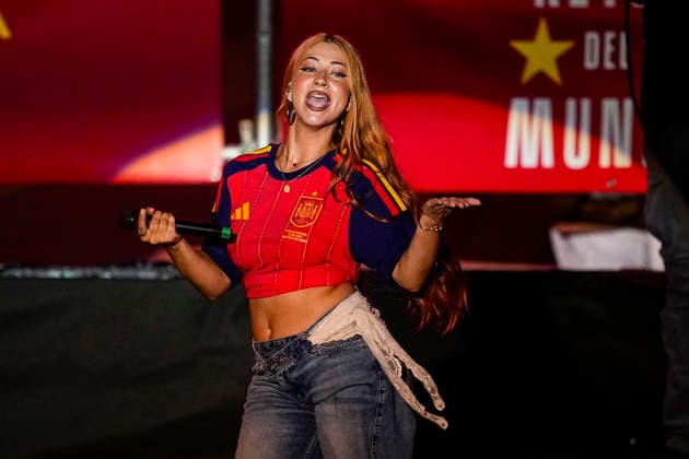 July 20, 2026, Madrid, Madrid, Spain: The singer Lucycalis performs during celebration of Spain as Champions of the FIFA World Cup, WM, Weltmeisterschaft, Fussball 2026 at Cibeles Palace on July 20, 2026 in Madrid, Spain. Spain FIFA World Cup 2026 Parade In Madrid  - ZUMAa181 20260720_zaa_a181_028 Copyright: xOscarxJ.xBarrosox