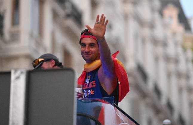La Selección Espanola celebra el campeonato del mundo con una rúa en Madrid Ferrán Torres durante la rúa de celebración de la Selección Espanola por el triunfo en el Mundial 2026, a 20 de julio de 2026, en Madrid (Espana). El combinado espanol se convirtió ayer en campeón del Mundial 2026 de fútbol, tras vencer por 1-0 a Argentina con gol de Ferrán Torres. FÚTBOL;CELEBRACIÓN;VICTORIA;MUNDIAL José Madrid Madrid Espana *** The Spanish National Team celebrates its World Cup victory with a parade in Madrid. Ferrán Torres during the Spanish National Team’s victory parade for winning the 2026 World Cup, on July 20, 2026, in Madrid, Spain. The Spanish team became the 2026 World Cup champion yesterday after defeating Argentina 1–0 with a goal by Ferrán Torres. SOCCER CELEBRATION WORLD CUP VICTORY José Madrid, Madrid, Spain  Copyright: xJosÃ xOlivax 7678181