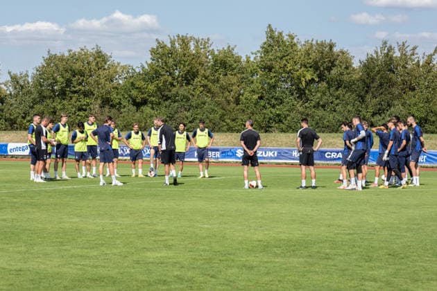 Chef Trainer: Florian Kohfeldt (Darmstadt 98) gibt Anweisungen vor dem ersten Trainingsspiel GER, Darmstadt Trainingslager, Bad Wörishofen, Fussball, 20.07.2026 GER, Darmstadt Trainingslager, Bad Wörishofen, Fussball, 20.07.2026 Foto: EIbner-Pressefoto Seiffert Bad Wörishofen *** Head Coach Florian Kohfeldt of Darmstadt 98 gives instructions before the first practice match GER, Darmstadt training camp, Bad Wörishofen, soccer, July 20, 2026 GER, Darmstadt training camp, Bad Wörishofen, soccer, July 20, 2026 Photo: EIbner Press Photo Seiffert Bad Wörishofen Copyright: xEibner-Pressefotox EP_EER