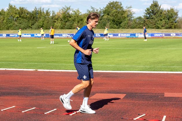 Neuzugang Carlo Sickinger kommt heute im Trainingslager an (Darmstadt 98) GER, Darmstadt Trainingslager, Bad Wörishofen, Fussball, 20.07.2026 GER, Darmstadt Trainingslager, Bad Wörishofen, Fussball, 20.07.2026 Foto: EIbner-Pressefoto Seiffert Bad Wörishofen *** New signing Carlo Sickinger arrives today at the Darmstadt 98 GER training camp, Darmstadt Training Camp, Bad Wörishofen, Soccer, July 20, 2026 GER, Darmstadt Training Camp, Bad Wörishofen, Soccer, July 20, 2026 Photo: EIbner Press Photo Seiffert Bad Wörishofen Copyright: xEibner-Pressefotox EP_EER