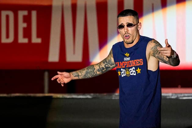 July 20, 2026, Madrid, Madrid, Spain: Alex Griimaldo celebrates on stage during celebration of Spain as Champions of the FIFA World Cup, WM, Weltmeisterschaft, Fussball 2026 at Cibeles Palace on July 20, 2026 in Madrid, Spain. Madrid Spain - ZUMAa181 20260720_zaa_a181_035 Copyright: xOscarxJ.xBarrosox