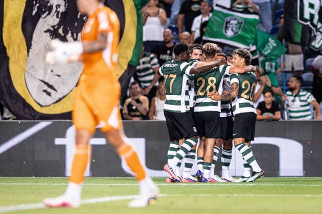 July 20, 2026, Faro, Faro, Portugal: Maxi Araujo of Sporting Clube de Portugal celebrates scoring his sides fifth goal of the match during the Pre-Season Friendly match between Sporting CP and RC Strasbourg Alsace at Estadio do Algarve in Faro on July 20, 2026 Faro Portugal - ZUMAg283 20260720_zsp_g283_075 Copyright: xJoaoxGregoriox