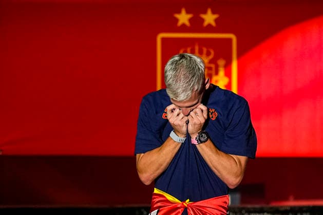 July 20, 2026, Madrid, Madrid, Spain: Dani Olmo celebrates on stage during celebration of Spain as Champions of the FIFA World Cup, WM, Weltmeisterschaft, Fussball 2026 at Cibeles Palace on July 20, 2026 in Madrid, Spain. Madrid Spain - ZUMAa181 20260720_zaa_a181_061 Copyright: xOscarxJ.xBarrosox