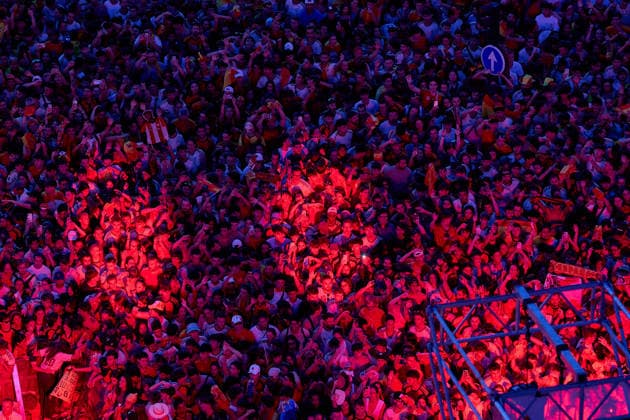 Spain celebrate 2026 FIFA World Cup, WM, Weltmeisterschaft, Fussball triumph in Madrid MADRID, SPAIN - JULY 20: An aerial view of fans of the Spanish national football team gather around the main stage at the Cibeles Fountain (Fuente de Cibeles) to celebrate their team s 1-0 extra-time victory over Argentina in the 2026 FIFA World Cup final in Madrid, Spain, on July 20, 2026. Thousands of supporters filled the city center as Spain celebrated winning its second FIFA World Cup title. Ruben Albarran Anadolu Madrid Spain. Editorial use only. Please get in touch for any other usage.  Copyright: x2026xAnadoluxRubenxAlbarranx