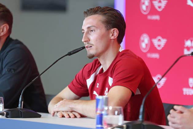 RB Leipzig: PK mit Neuzugang Rocco Reitz, 20.07.2026 Rocco Reitz (Neuzugang bei RB Leipzig). Fußball-Bundesliga, Saison 2026 2027: Pressekonferenz zur Präsentation eines neuen Spielers am 20.07.2026 im BMW-Autohaus, Zwickauer Straße. *** RB Leipzig Press Conference with New Signing Rocco Reitz, July 20, 2026: Rocco Reitz joins RB Leipzig; Bundesliga, 2026–2027 season; press conference to introduce a new player on July 20, 2026, at the BMW dealership on Zwickauer Straße Copyright: xBEAUTIFULxSPORTS JanxKaeferx