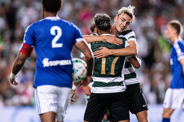 July 20, 2026, Faro, Faro, Portugal: Rodrigo Zalazar of Sporting CP and Jesse Derry of Sporting CP during the Pre-Season Friendly match between Sporting CP and RC Strasbourg Alsace at Estadio do Algarve in Faro on July 20, 2026 Faro Portugal - ZUMAg283 20260720_zsp_g283_090 Copyright: xJoaoxGregoriox